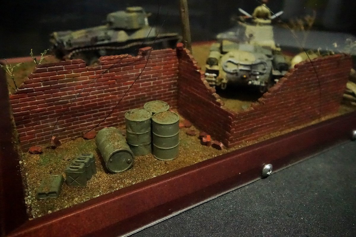 お得，得価 ★戦車２台 ジオラマ 97式戦車 ケース入り