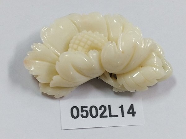 ブローチ サンゴ | 彫刻品 本珊瑚 珊瑚 ブローチの通販 安い商品を通販