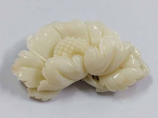 ブローチ サンゴ | 彫刻品 本珊瑚 珊瑚 ブローチの通販 安い商品を通販