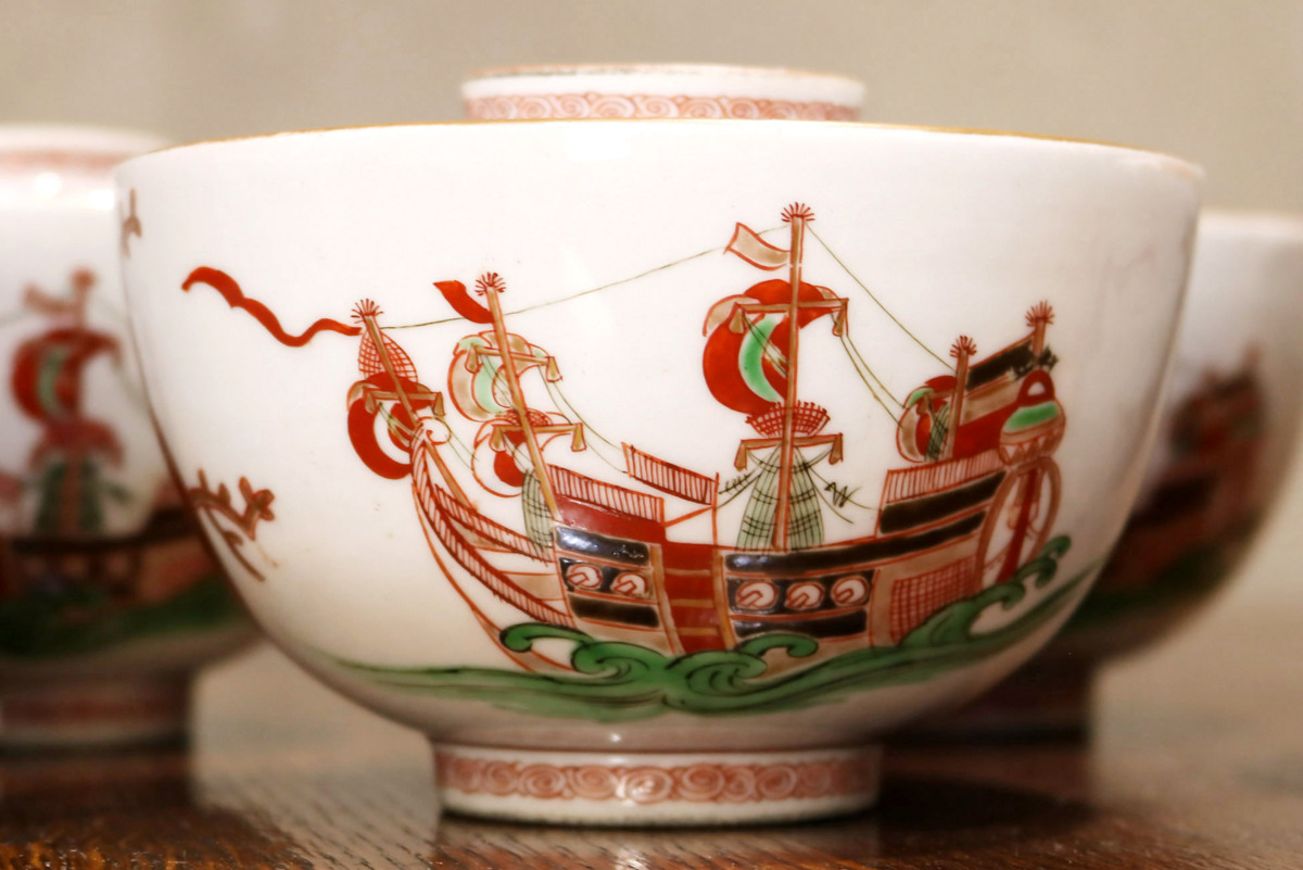 開】江戸後期 大聖寺伊万里 色絵 紅毛人南蛮船図 蓋茶碗 五客組 ＃12