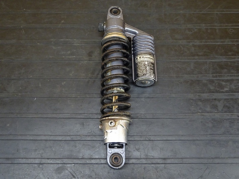 KYB TGS325 リアショック リアサス | カヤバ(KYB) GASショック