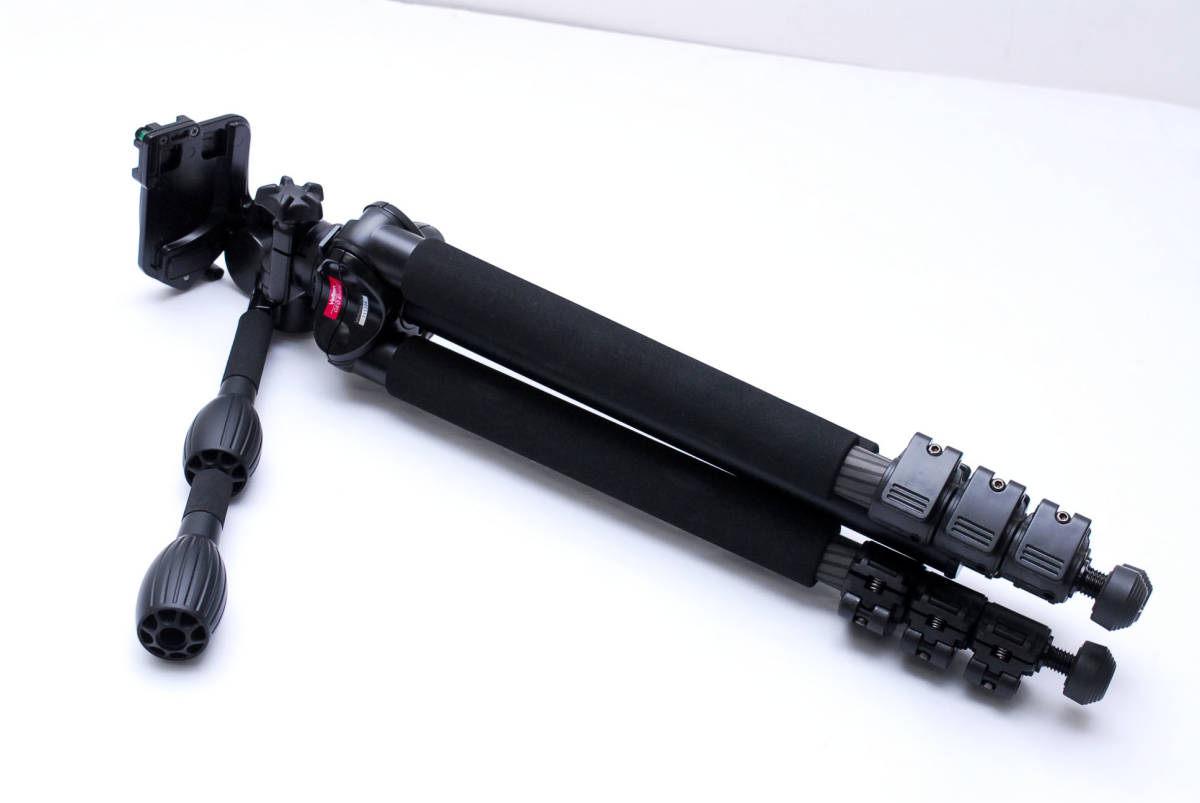 ★☆ 新同品！ Velbon ベルボン カーボン三脚 GEO 545M ＋ 3Way雲台 PHD-55Q ★☆ カーボン三脚 Velbon（ベルボン） ベルボン 雲台付き GUT-E643 脚