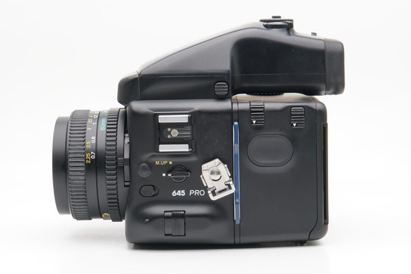 【フジヤカメラ】難有り品 Mamiya 645 PRO 標準レンズセット (C 80ｍｍ F2.8N／AEファインダー／ワインダーグリップ／120ホルダー) マミヤ Mamiya MAMIYA マミヤ F2.8 ボディ+フィルムホルダー+レンズ5本+ 2.8