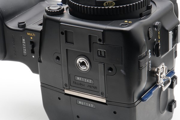 【フジヤカメラ】難有り品 Mamiya 645 PRO 標準レンズセット (C 80ｍｍ F2.8N／AEファインダー／ワインダーグリップ／120ホルダー) マミヤ Mamiya MAMIYA マミヤ F2.8 ボディ+フィルムホルダー+レンズ5本+ 2.8