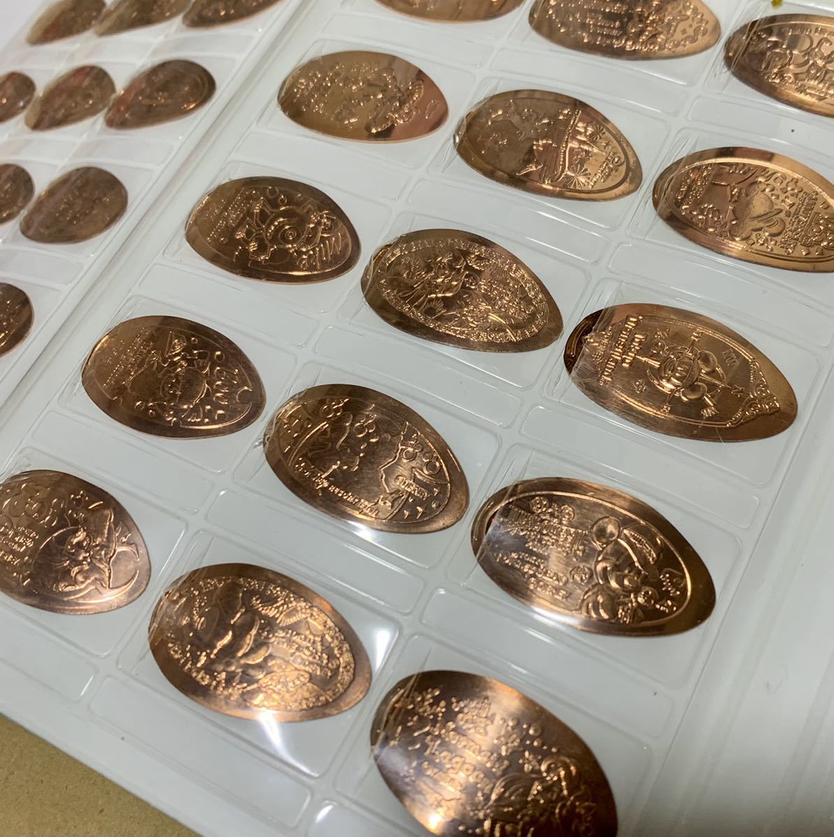 Disney スーベニアメダル Souvenir Medallion コイン 計240枚 ５冊 東京ディズニーシー ５周年 東京ディズニーリゾート 30周年 その他 売買されたオークション情報 Yahooの商品情報をアーカイブ公開 オークファン Aucfan Com