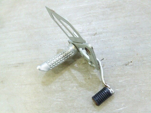 スズキ ギャグ・LA41A★右・ステップ・リアブレーキペダル★SL3-46(80)_3