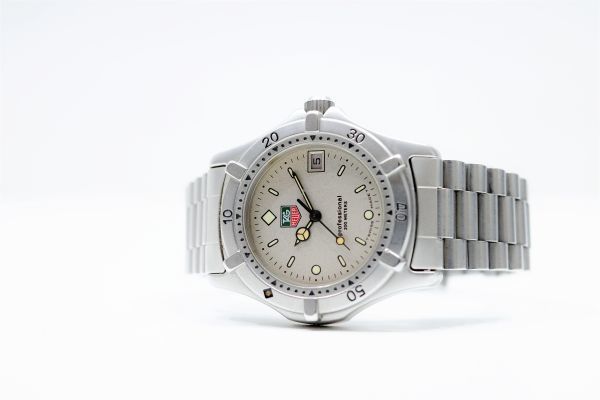 人気定番，高品質 336 TAG HEUER Professional 200 METERS 962.213F-2 タグホイヤー プロフェッショナル デイト グレー文字盤 ボーイズ 腕時計(その他)｜売買されたオークション情報、yahooの商品情報をアーカイブ公開 - オー その他
