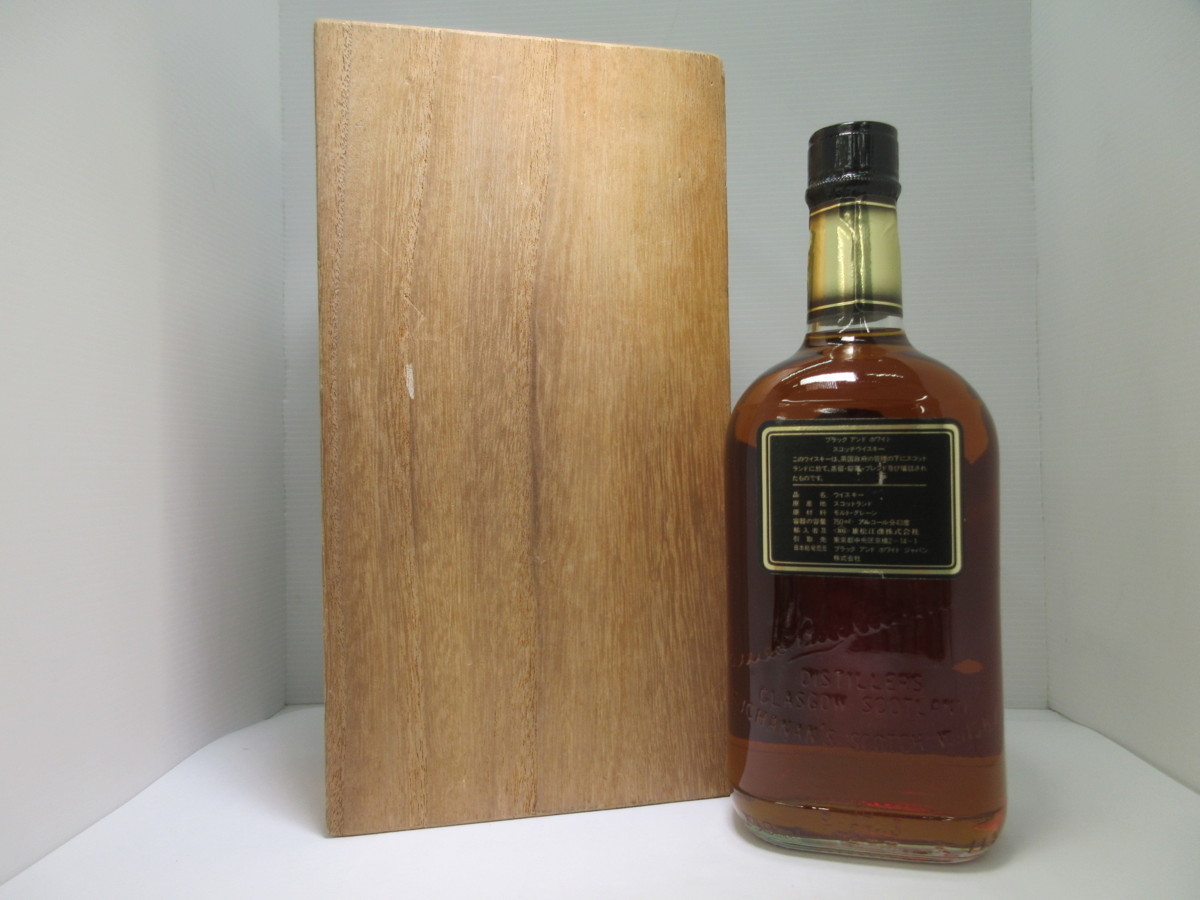 ブラック＆ホワイト 12年 プレミアム Black&White PREMIUM 750ml 43