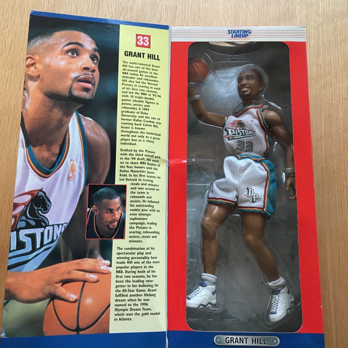 マクファーレンNBA アイバーソン フィギュア 黒ユニフォーム スポーツ