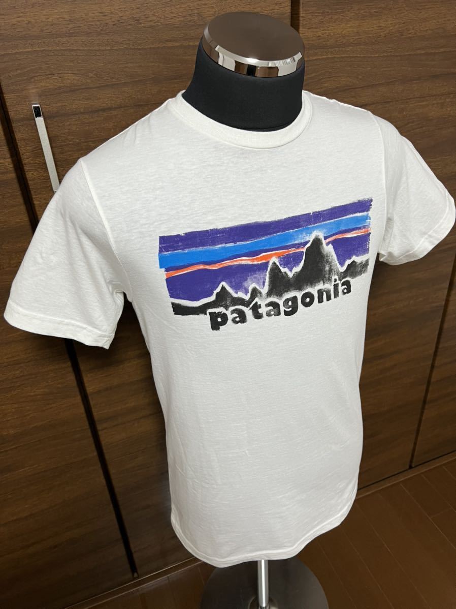 Patagonia パタゴニア Slimfit スリムフィット 半袖tシャツ ホワイト メンズs 定番プリントロゴ シリーズ 半袖tシャツ 売買されたオークション情報 Yahooの商品情報をアーカイブ公開 オークファン Aucfan Com
