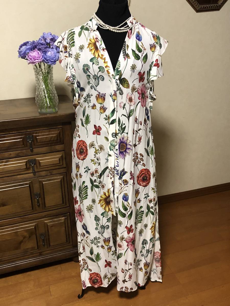 ZARA ロングワンピース　ホワイト　白ボタニカル　花柄　ガウン　ジレ　美人オーラ満載　希少品　Mサイズぐらい