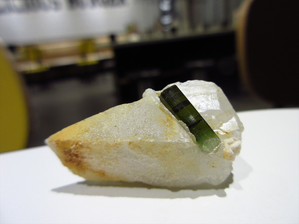 アフガニスタン産 原石 トルマリン 電気石 結晶 鉱物標本 外国産鉱物
