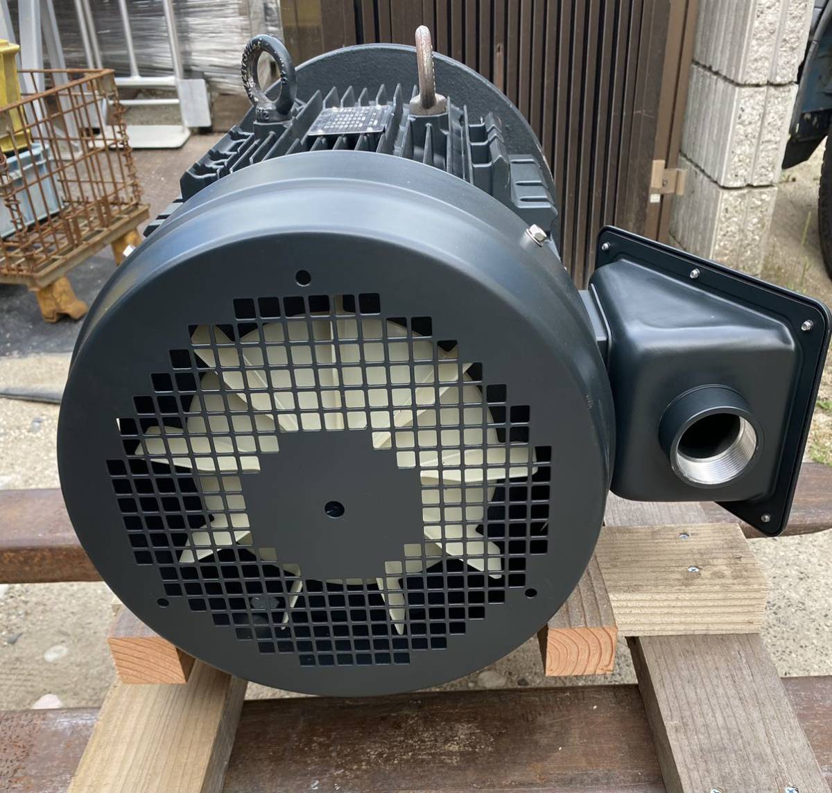 東芝モーター 三相全閉外扇モータ フランジ取付 屋外 TKKH3-FCKLAW21E 15kW 200V 4P 長期在庫品現状渡し(その他