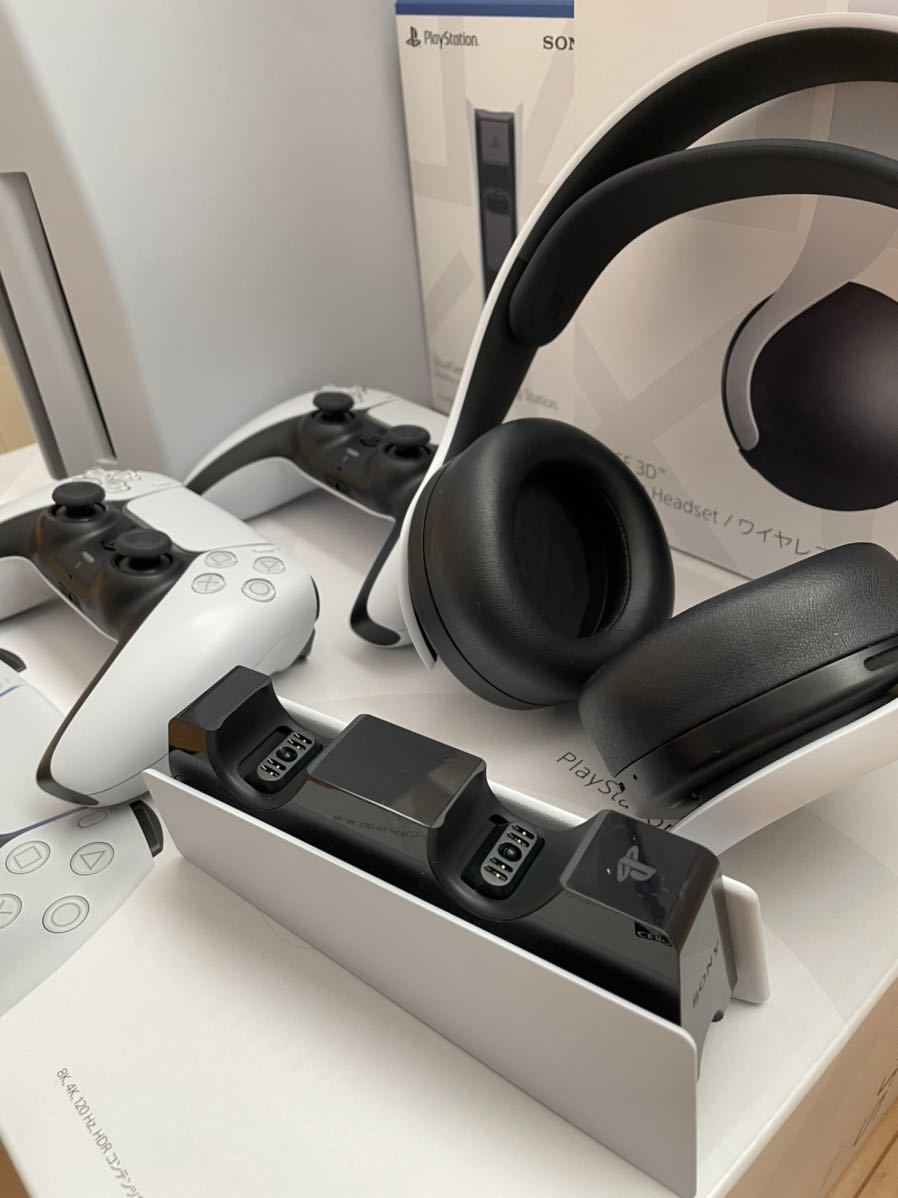 Playstation5 本体 ワイヤレスヘッドセット コントローラー コントローラー充電スタンド Ps5本体 売買されたオークション情報 Yahooの商品情報をアーカイブ公開 オークファン Aucfan Com