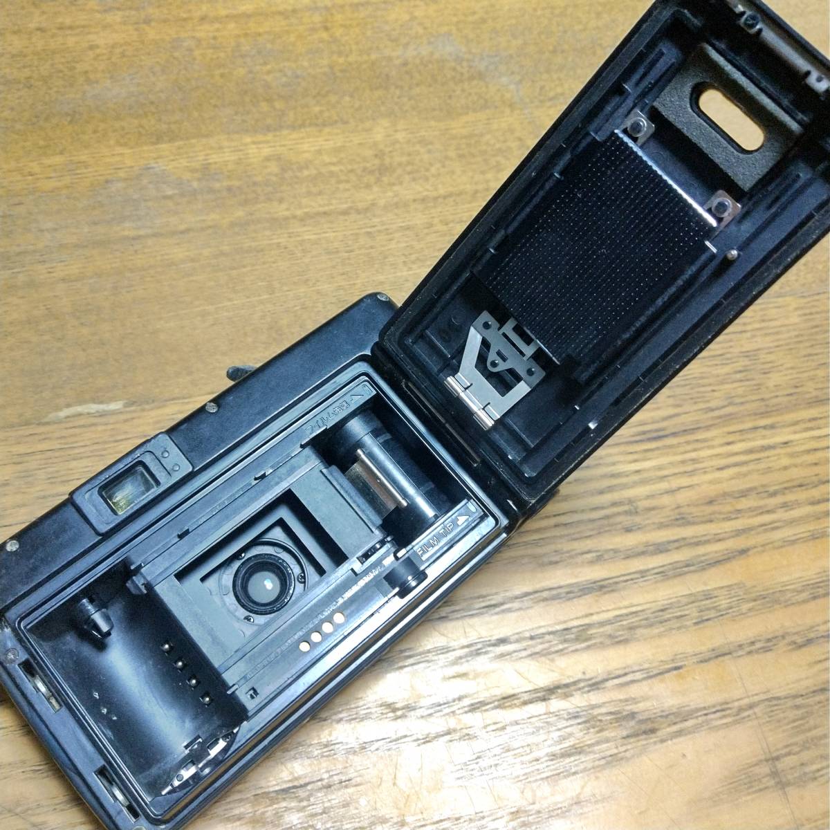 【良好品】★Konica コニカ 現場監督 WB28 コンパクトフィルムカメラ ★完動品★ コニカ 現場監督 Konica シャッターOK・ジャンクKonica 人気の現場用 GENBAKANTOKU