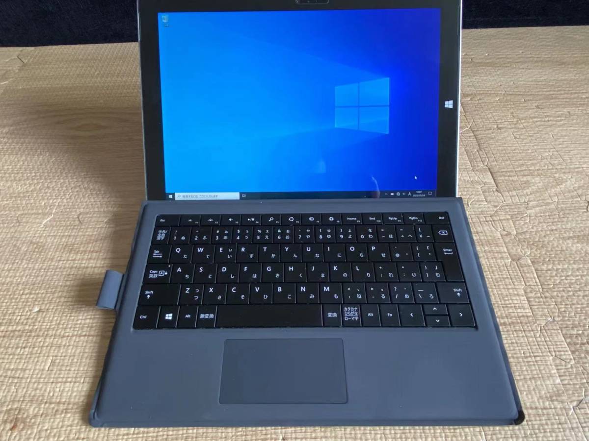 Surface Pro 5、4GB、128GB NVMe、3K解像度