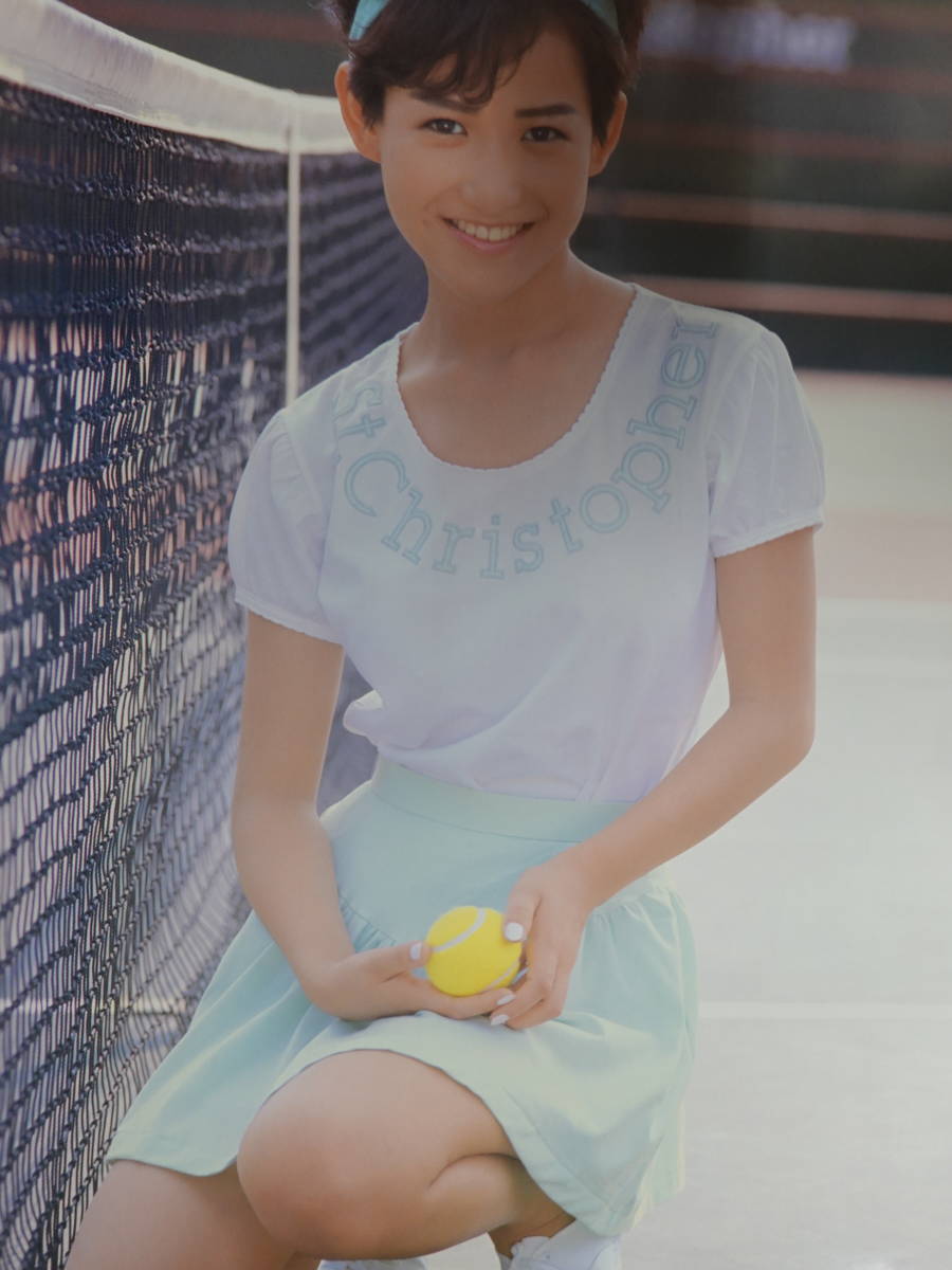 1600岡田有希子カレンダー 1986年 水着有(芸能人、タレント)｜売買され