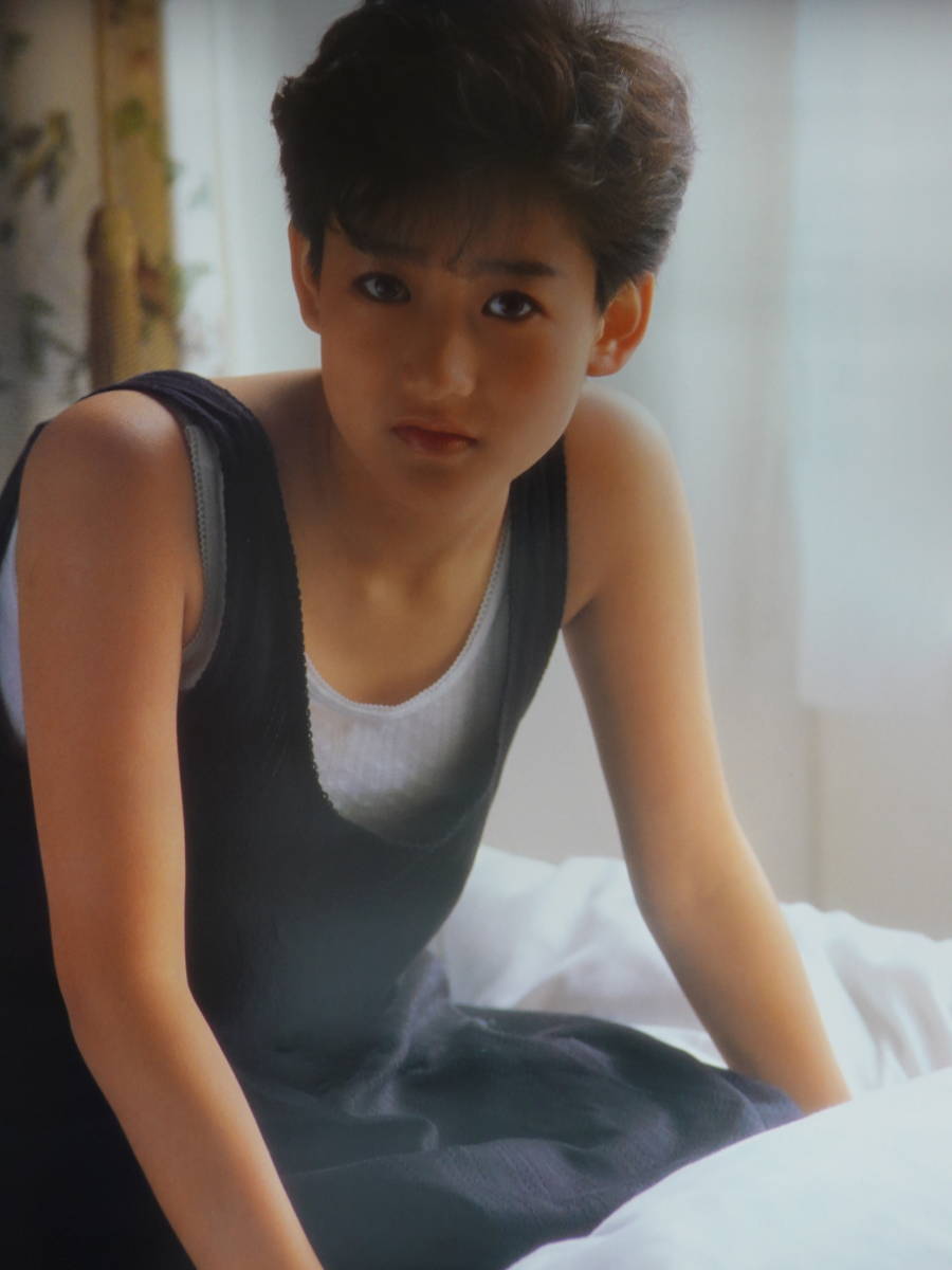 1600岡田有希子カレンダー 1986年 水着有(芸能人、タレント)｜売買され