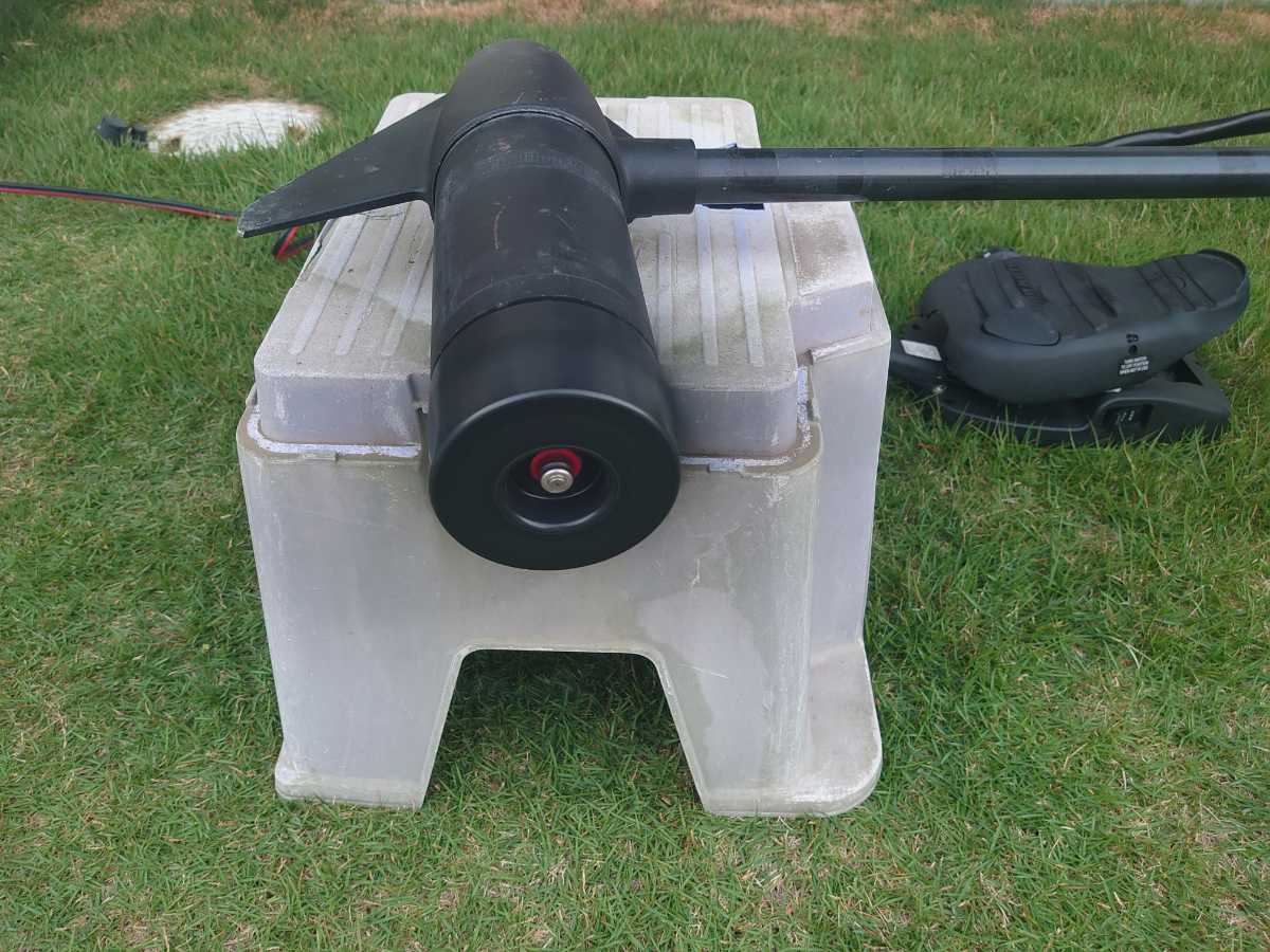 ミンコタ エッジマクサム 12V 55ポンド 36インチ 無段階 フットエレキ 