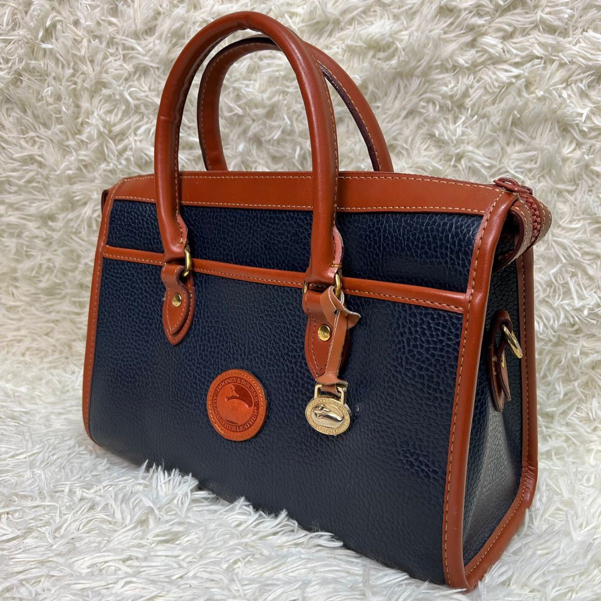 美品]Dooney & Bourke 2wayハンドバッグ本革 ネイビー 【公式通販】