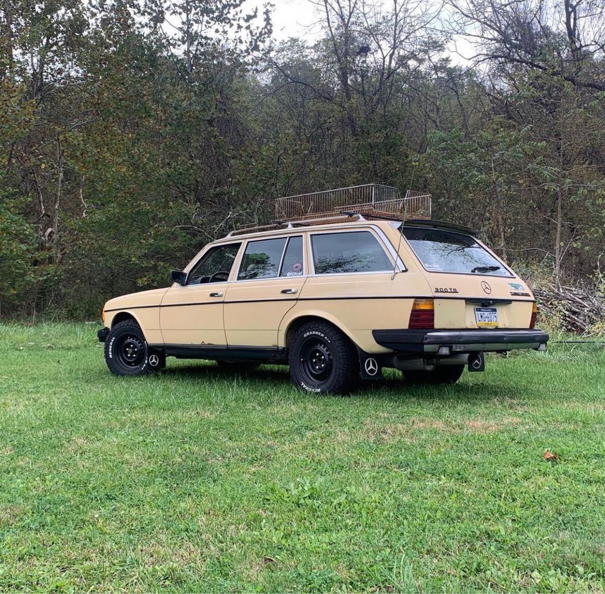 Mercedes Benz w123 ベンツ 泥除け マッドフラップ mudflaps S123(外装 