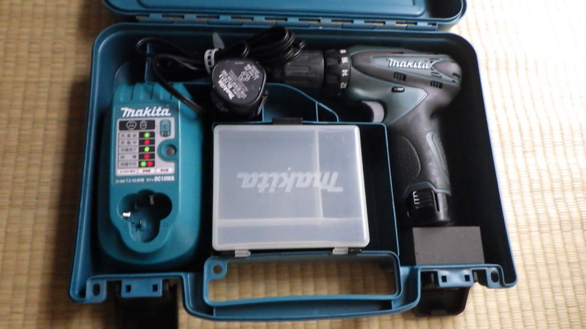 ★☆マキタ　makita　充電式ドライバドリル　DF330DWX 中古☆★