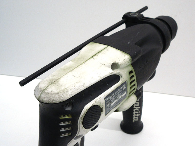 【中古】makita(マキタ) 14.4V 16mm 充電式ハンマドリル HR162DRFX【d20179900001422d】 マキタ 14.4V 16mm 充電器 バッテリ1 青(本体