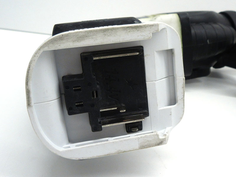 【中古】makita(マキタ) 14.4V 16mm 充電式ハンマドリル HR162DRFX【d20179900001422d】 マキタ 14.4V 16mm 充電器 バッテリ1 青(本体