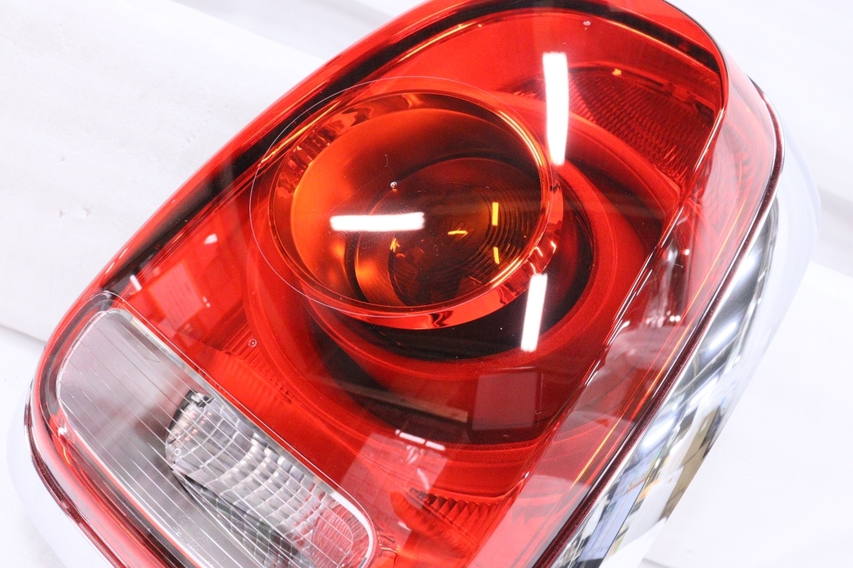 10-1263☆美品☆前期 F60 BMW ミニ クロスオーバー☆右テールライト