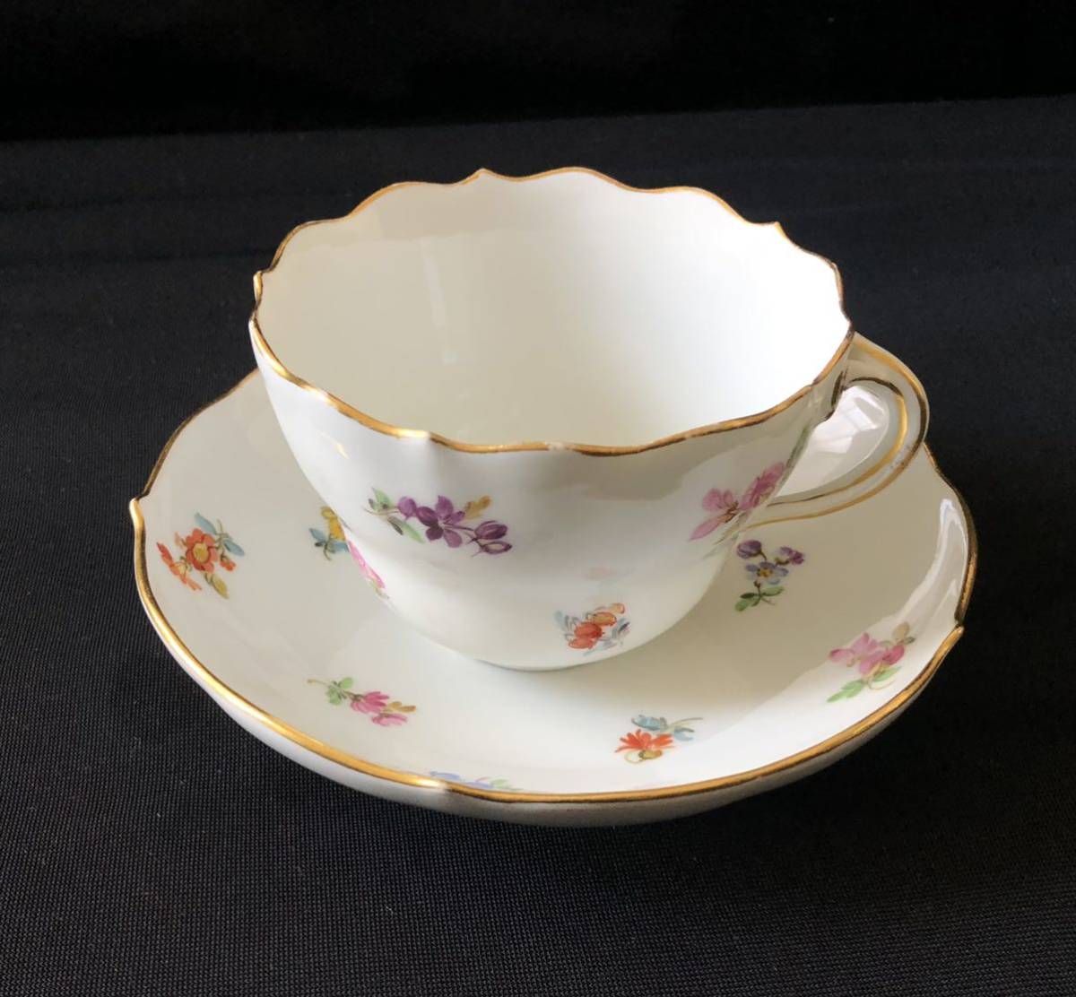 マイセン 散らし小花 カップ&ソーサー 1級品 Meissen マイセン 散らし小花 カップ&ソーサー 1級品 Meissen