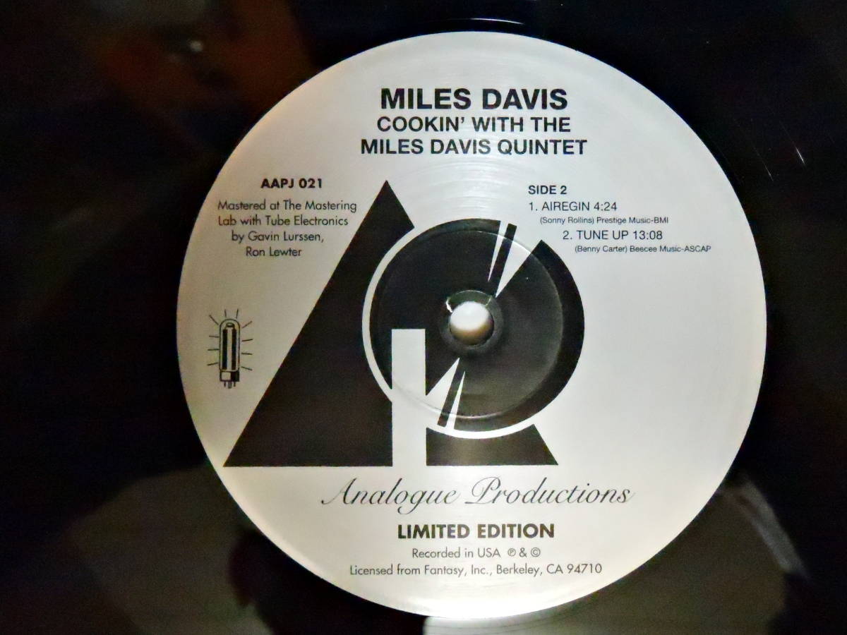 Miles Davis Quintet Cookin' The - With ⁄ the MILES DAVIS QUINTET