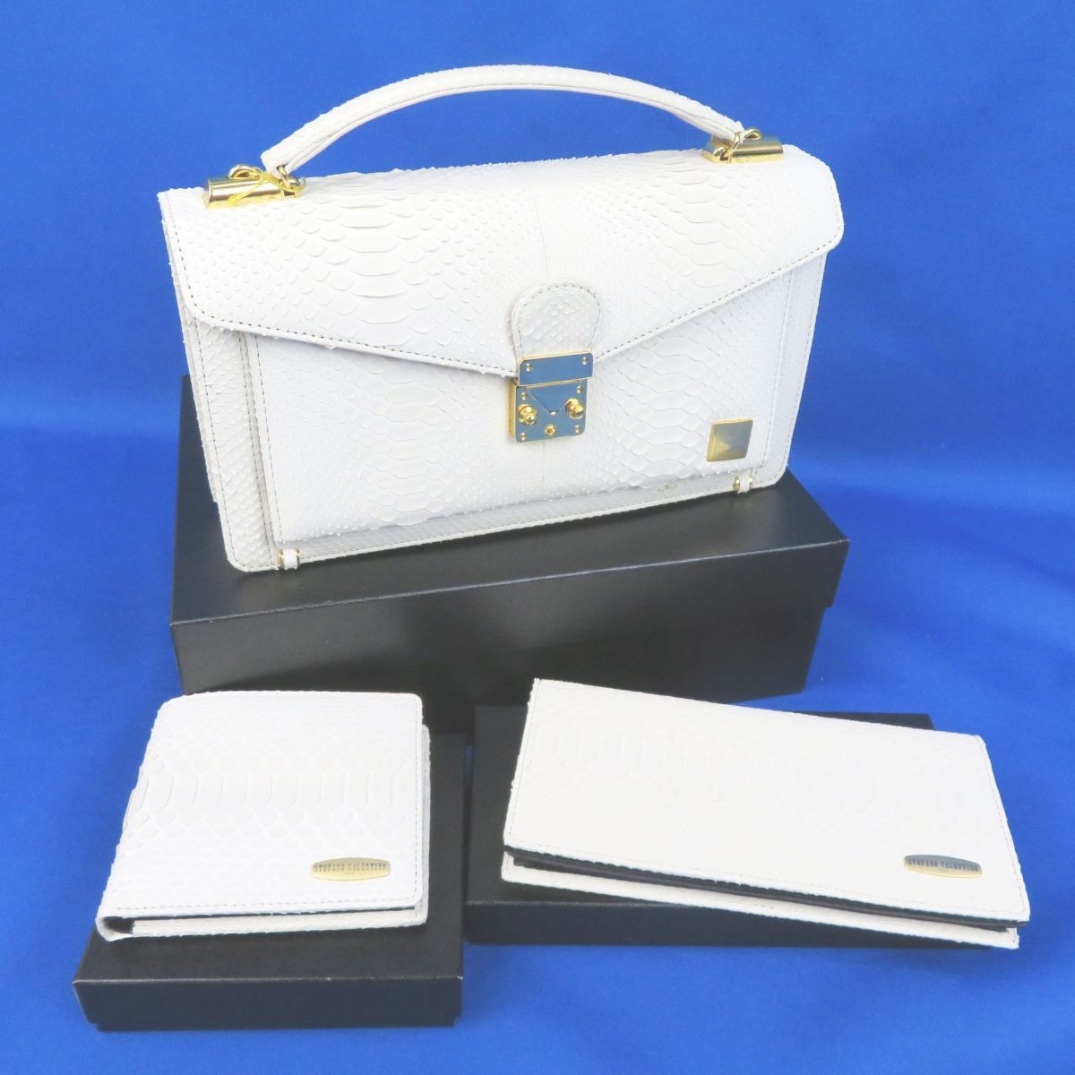 定番，人気 佐B2856 STEFANO VALENTINO パイソン バッグ+長財布+折財布 3点セット 白(ハンドバッグ)｜売買されたオークション情報、yahooの商品情報をアーカイブ公開 - オークファン ハンドバッグ