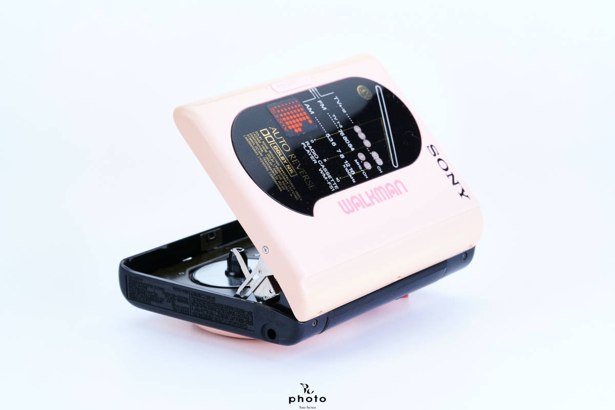 ☆極上美品・動作〇☆ SONY ソニー WALKMAN FM&frasl;AMラジオ