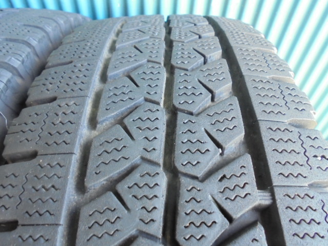W979 BLIZZAK ブリヂストン 205／85r16 w979の通販 6本セッ ブリヂストン BLIZZAK W979　205/85R16 117/115L LT　6本　7～8分溝2本と7分溝2本と6～7分溝2本　2020年製
