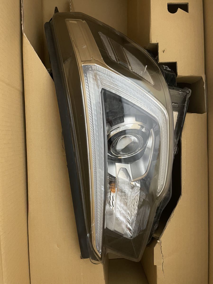 スバル　フォレスター　SK9 SKE 純正 LED ヘッドライト フォレスター LED 純正 左右 ライト 美品⁄破損無し
