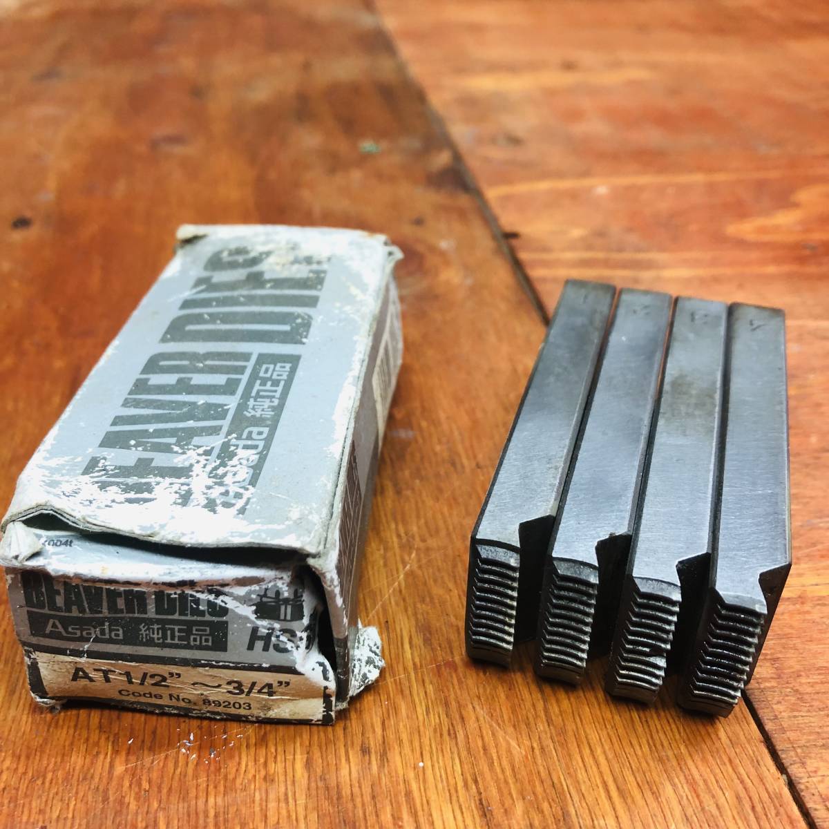 アサダ　管用テーパーねじ用チェーザ　ＡＴ１／２　－３／４　ステンレス管用　HSS NO.89203 中古 〇アサダ Asada チェーザ AT1&frasl;2～3&frasl;4 ねじ用チェーザ 等 5箱まとめ