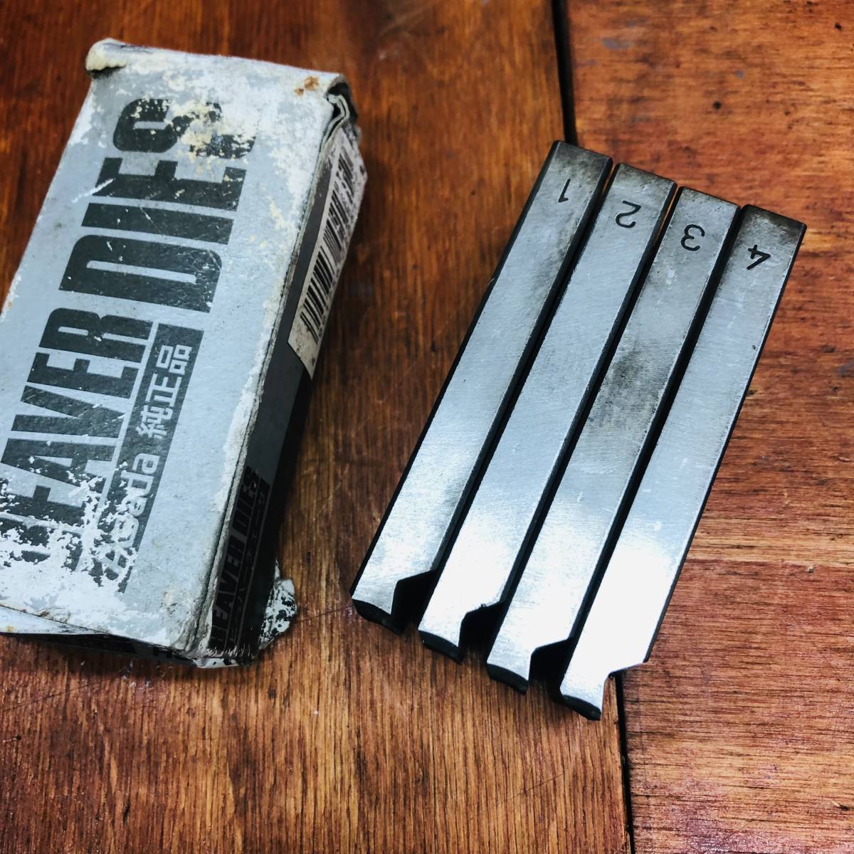 アサダ　管用テーパーねじ用チェーザ　ＡＴ１／２　－３／４　ステンレス管用　HSS NO.89203 中古 〇アサダ Asada チェーザ AT1&frasl;2～3&frasl;4 ねじ用チェーザ 等 5箱まとめ