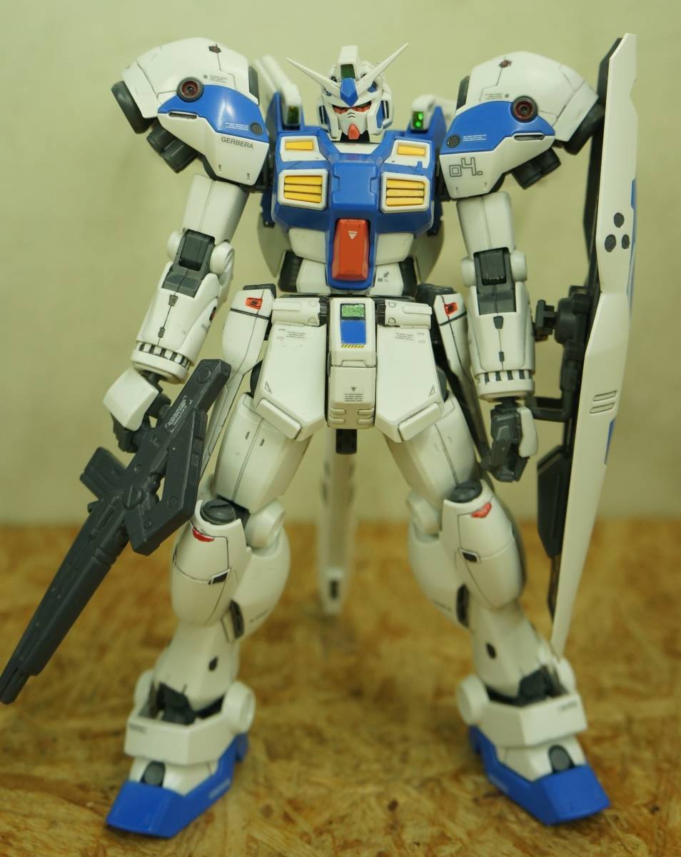 4体セット ガンプラ 組立済み MG サザビー/GP04 ガーベラ/キュベレイMK 