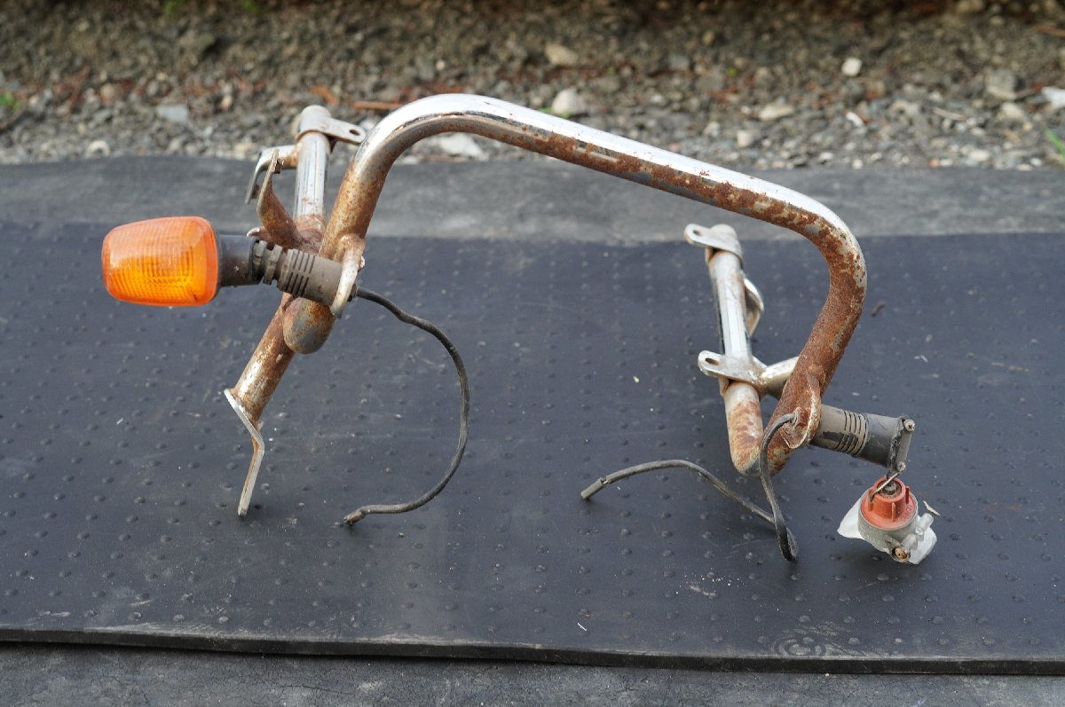 *★SUZUKI　スズキ　GSF1200P　GSF1200S　GSF1200　激レア　セール　リアウインカーステー　リアステー　タンデムバー　１★*4R0630122