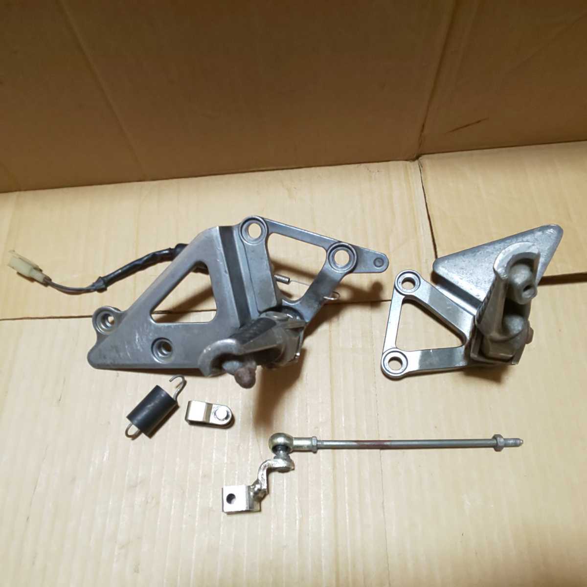 バリオス カワサキ ZR250A 純正 右 ステップ バイク ステッププレート