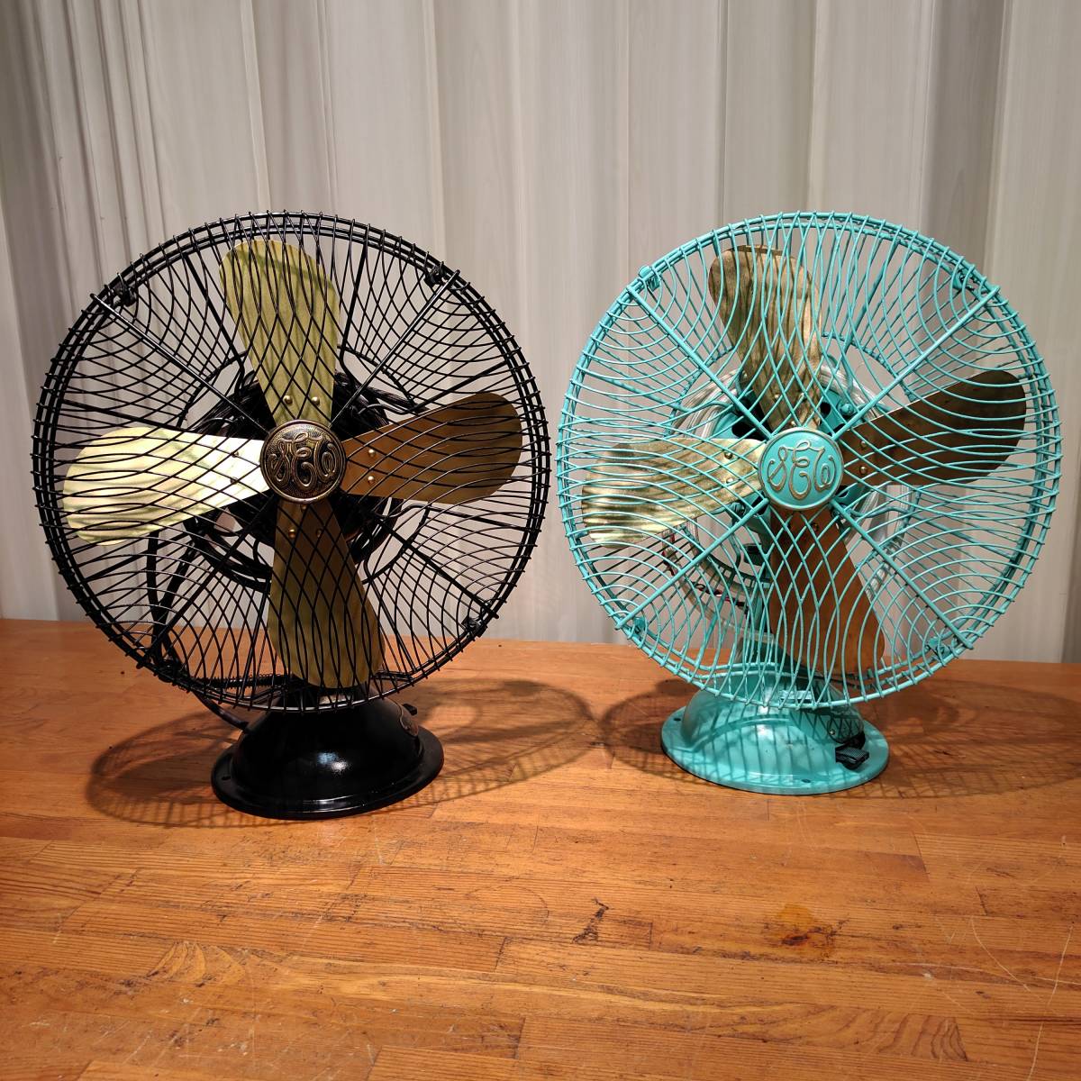 古い扇風機、（芝浦Cat.No.7017真鍮4枚羽12インチ） 可動品の出品