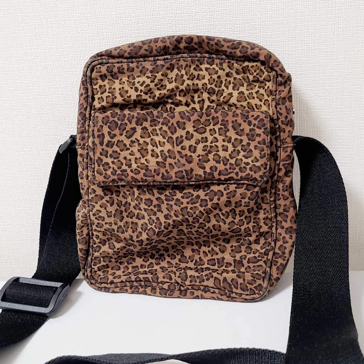 BOTTEGAVENETA ボッテガヴェネタ レザー 二つ折り 長財布 ヒョウ柄 