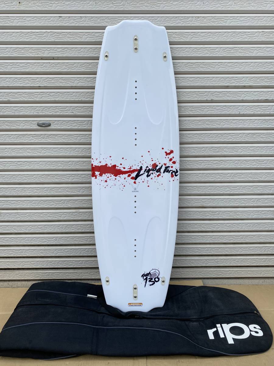 直接引き取りOK! AERCORE ウェイクボード 収納ケースおまけ付き 中古 