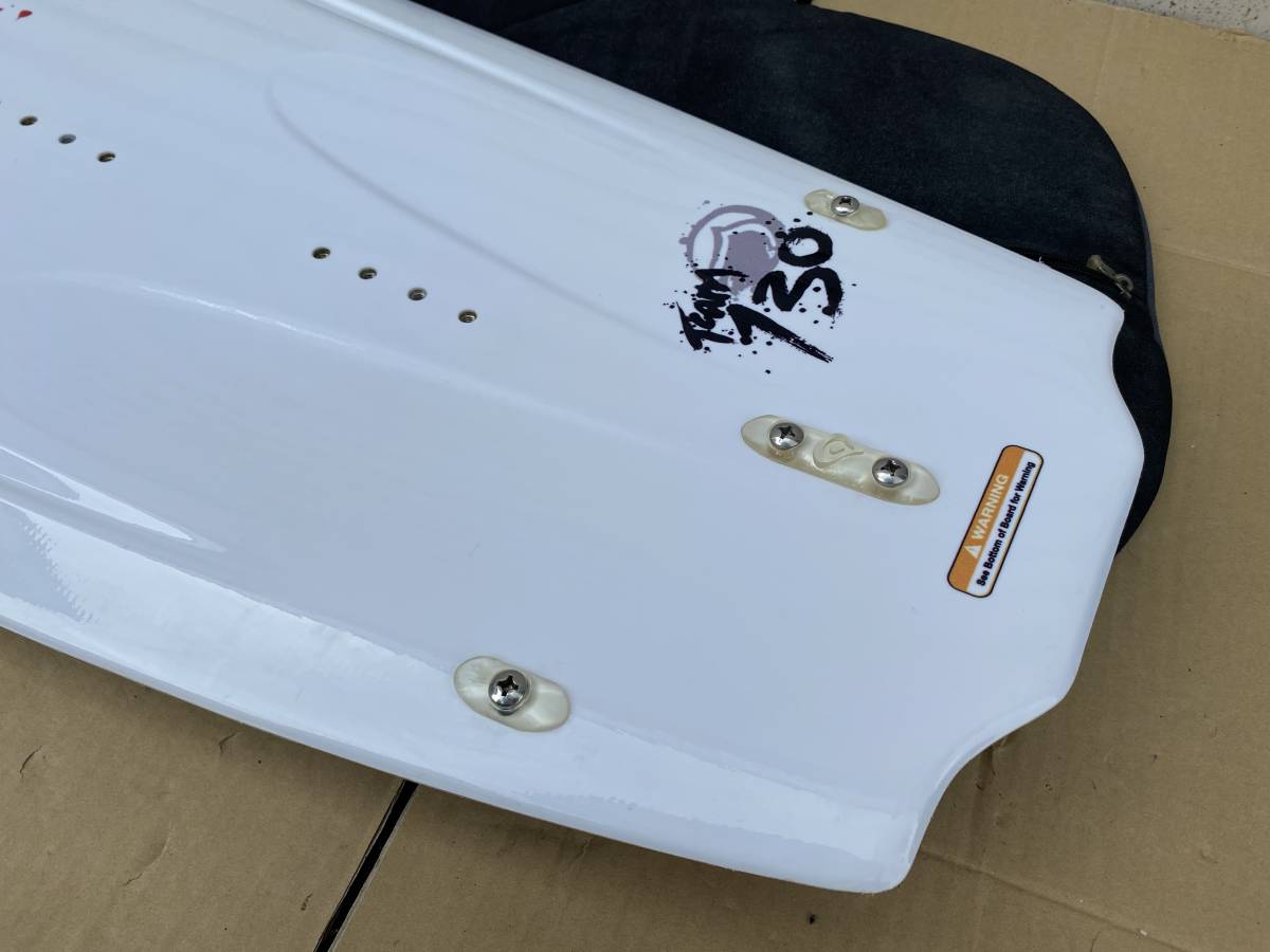 直接引き取りOK! AERCORE ウェイクボード 収納ケースおまけ付き 中古 