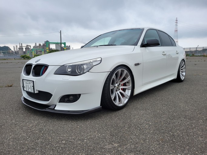 Bmw 525i Mスポーツ 車高調 マフラーなど改造多数 ローダウン 5シリーズ セダン 売買されたオークション情報 Yahooの商品情報をアーカイブ公開 オークファン Aucfan Com