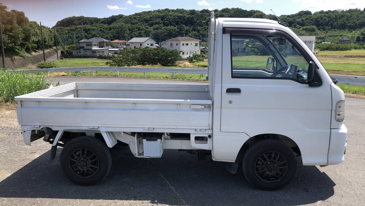 ダイハツ ハイゼット軽トラ 四駆 エアコン付き 実走2万9千キロ代 車検