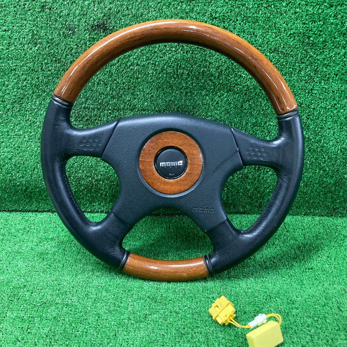MOMO モモ ステアリング | 松下自動車（有限会社キシアンドサンズ