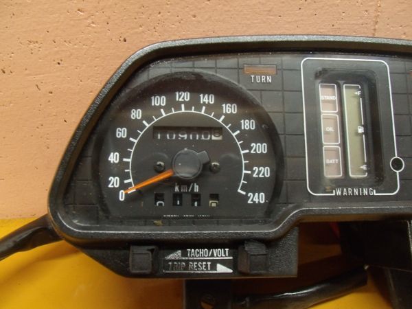 Z400GP Z550GP スピードメーター メーター 一台解体 10900㎞ 検