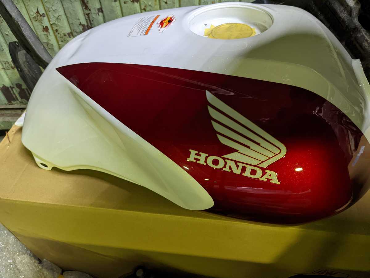 HONDA CB400SF NC42 純正タンク - CB400SF NC42 HONDA 純正 タンク
