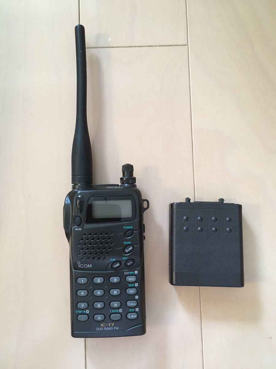 ☆アイコム　144/430MHz帯ハンディ機　IC-T7（現状渡し）☆ ICOM IC-T7 144/430MHz アマチュア無線ハンディ機（ジャンク扱い）